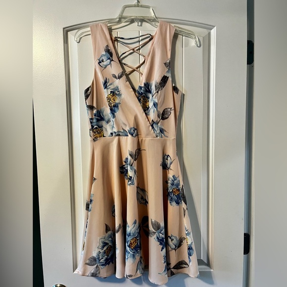 Lulus Garden Walk Blush Pink Floral size small - Picture 3 of 4